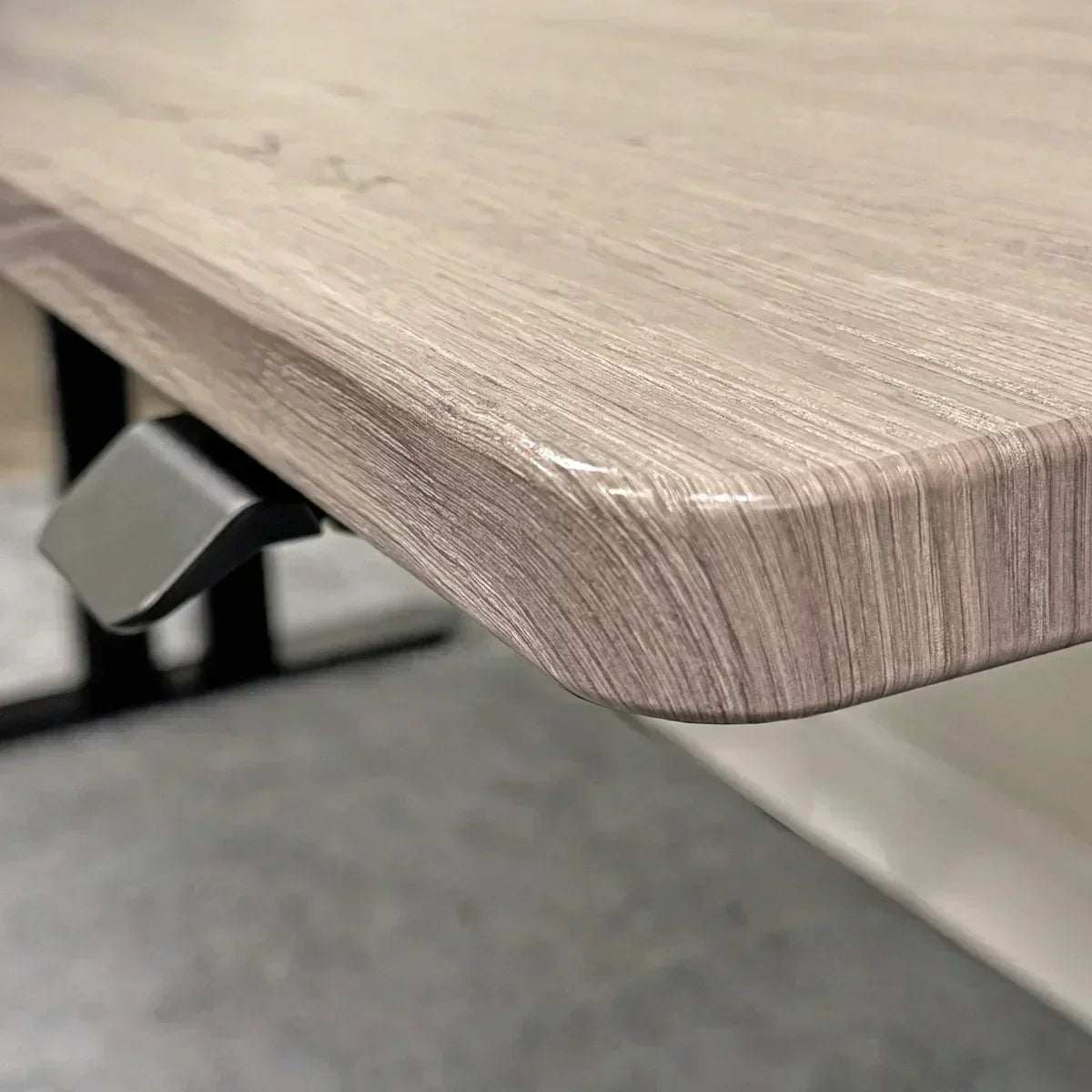 Desk Light Using Lamination Advantages of 3D Laminated Desktops | iMovR.com